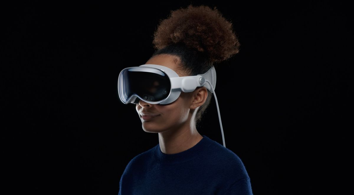 Apple анонсувала окуляри змішаної реальності Vision Pro